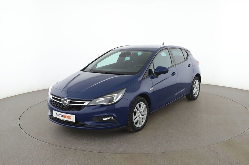 Blau Gebraucht 2018 Opel Astra Business Limousine | 12.380 € (Etwas zu teuer) - Bild 1/4