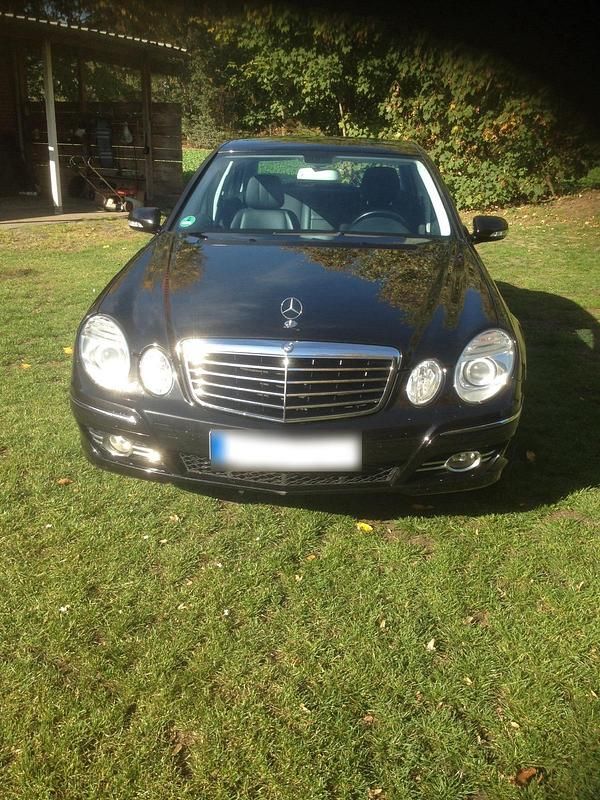 Gebraucht Mercedes E280 Avantgarde 190 PS (139 kW) 2006 Schwarz Limousine