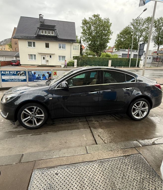 Schwarz Gebraucht 2015 Opel Insignia Business Limousine | 10.750 € (Fairer Preis) - Bild 1/4
