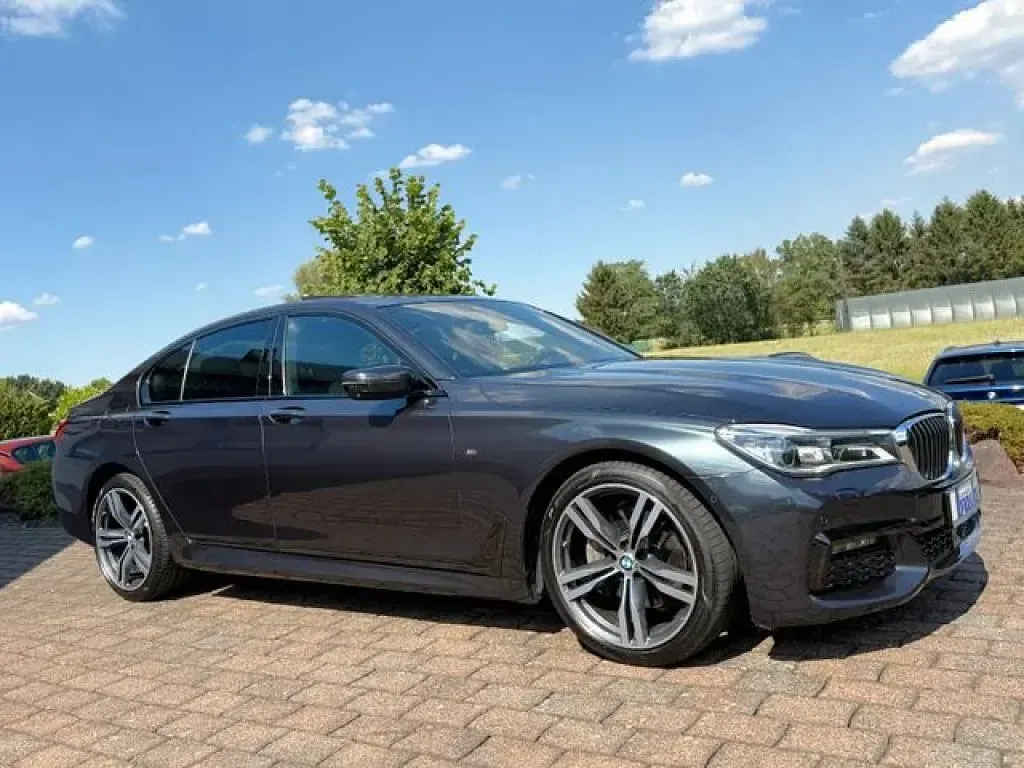 Gebraucht BMW 740 M Sport 320 PS (235 kW) 2019 Singapurgrau (metallic) Limousine