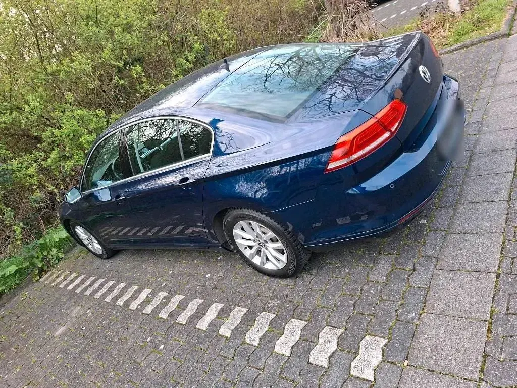 Gebraucht VW Passat 150 PS (110 kW) 2017 Blau Limousine