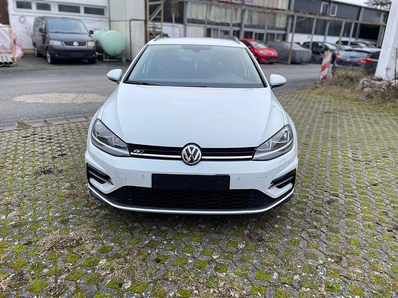 Weiß Gebraucht 2017 VW Golf VII R-line Kombi | 9.550 € (Guter Preis) - Bild 1/4