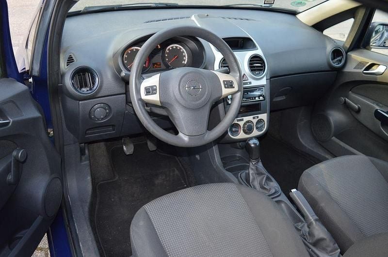 Second-hand Opel Corsa Selection 60 CP (44 kW) 2009 Albastru Hatchback