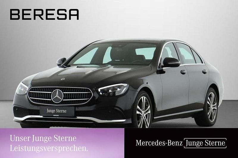 Schwarz Gebraucht 2022 Mercedes E220 Avantgarde Limousine | 36.980 € (Guter Preis) - Bild 1/3