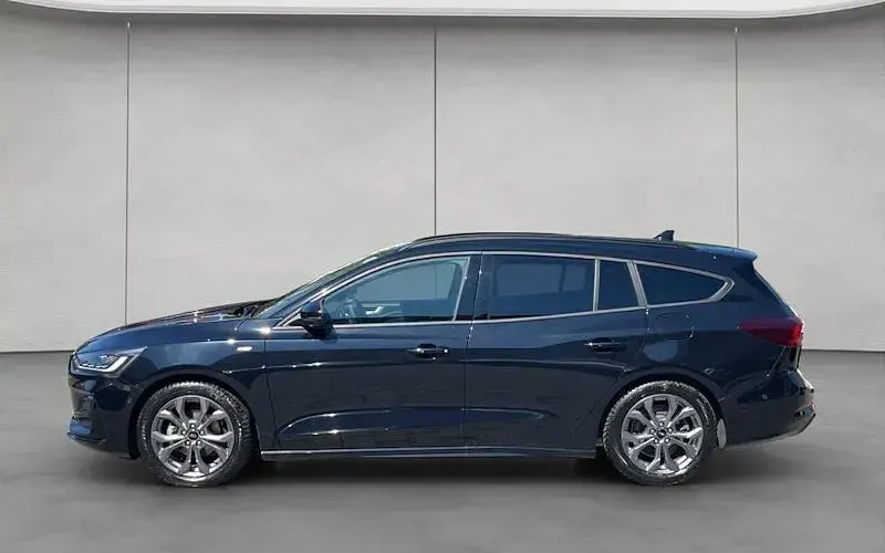 Usado Ford Focus ST-Line 155 CV (114 kW) 2024 Negro Familiar