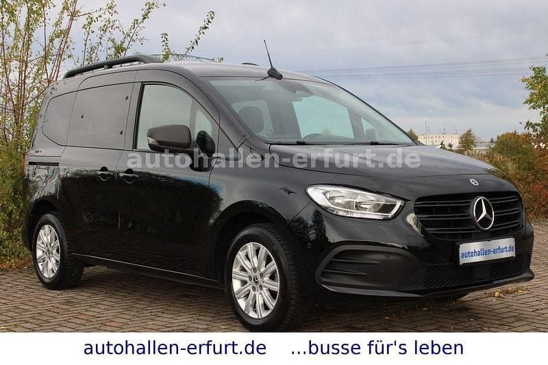 Schwarz Gebraucht 2022 Mercedes Citan 110 Van / Kleinbus | 19.490 € (Fairer Preis) - Bild 1/4