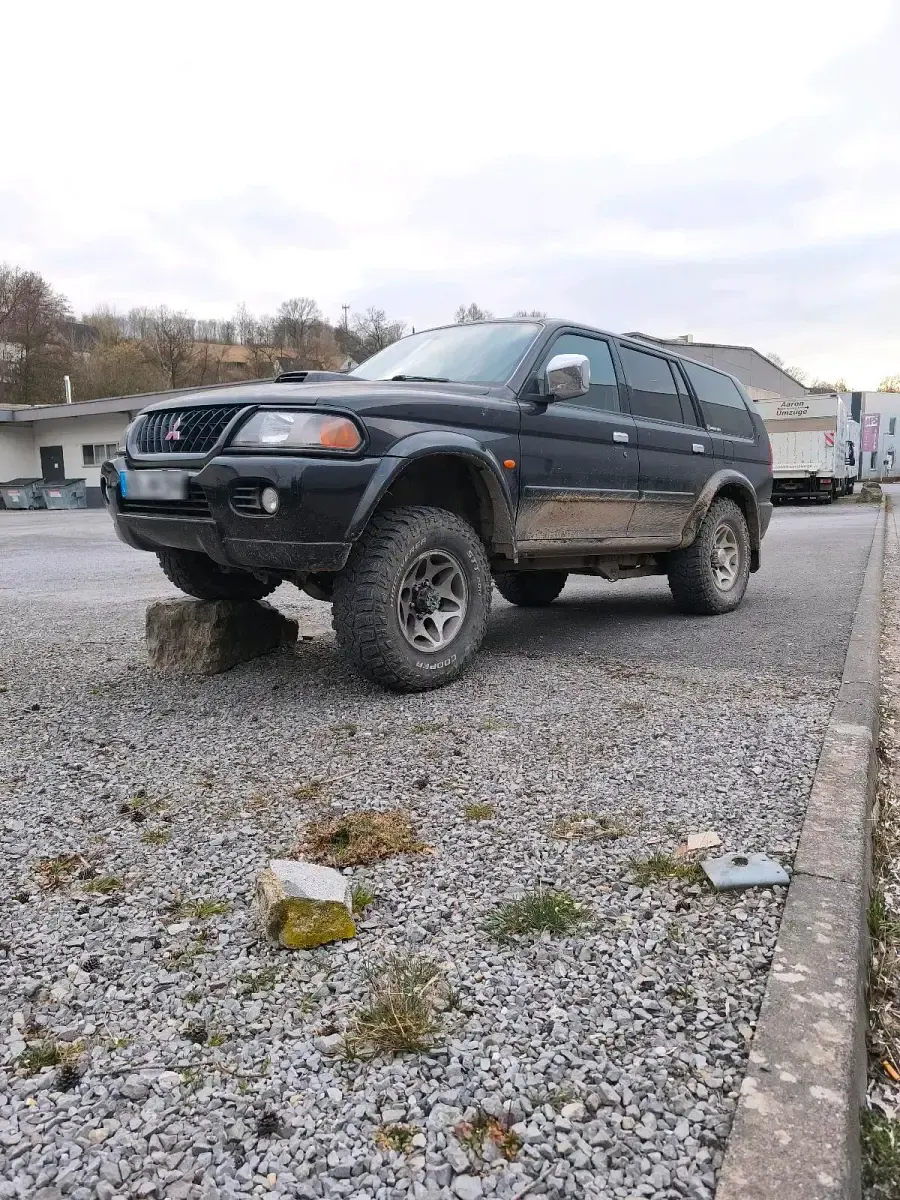Gebraucht Mitsubishi Pajero Sport 133 PS (97 kW) 2002 Schwarz SUV