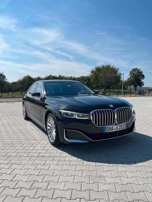 Schwarz Gebraucht 2022 BMW 730L Executive Limousine | 54.990 € (Fairer Preis) - Bild 1/4