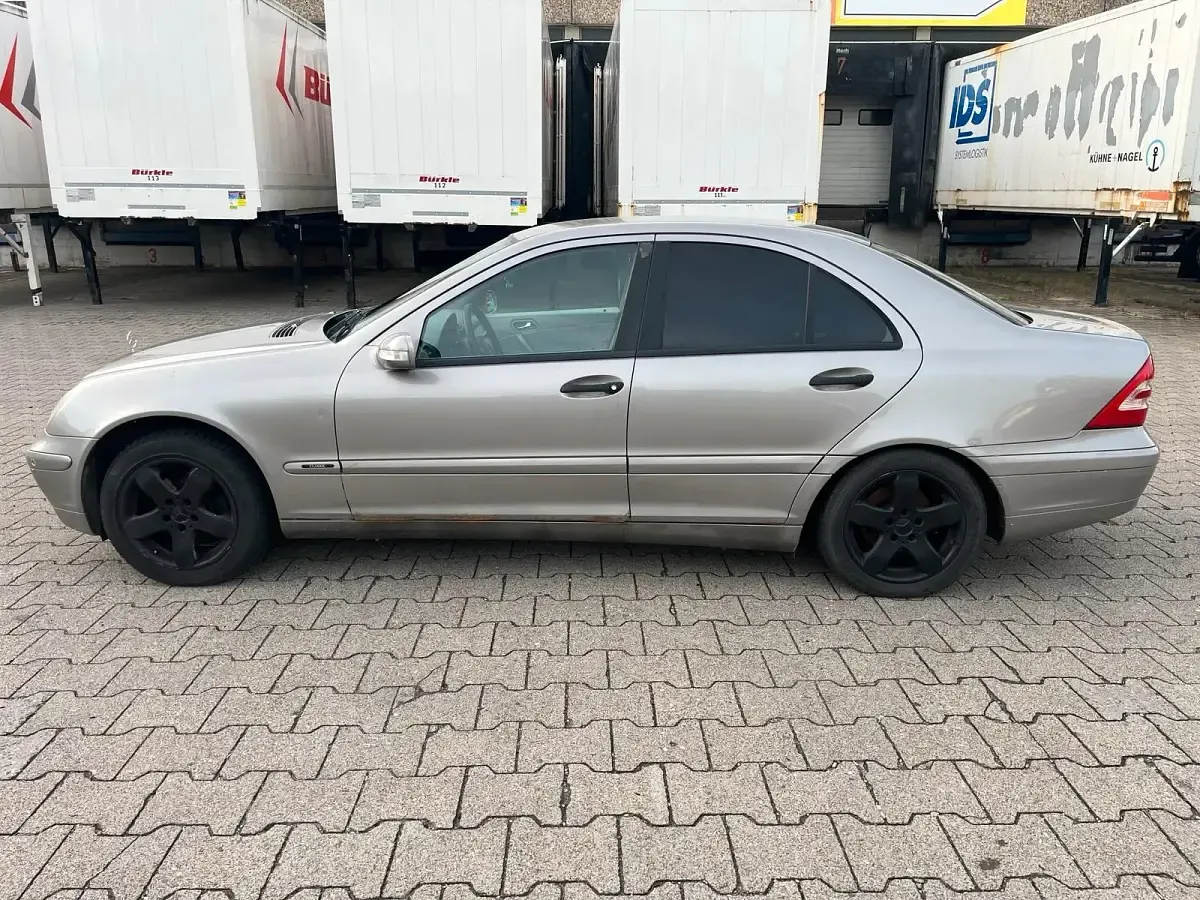Gebraucht Mercedes C180 2004 Grau Limousine