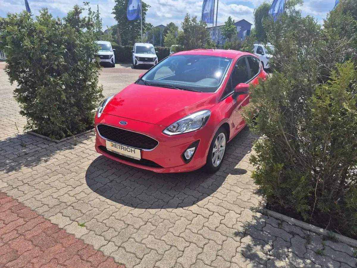 Gebraucht Ford Fiesta Cool & Connect 75 PS (55 kW) 2020 Rot Kleinwagen