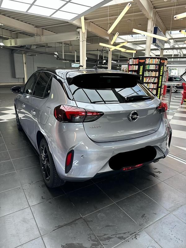 Grau Gebraucht 2022 Opel Corsa GS Line Kleinwagen | 14.490 € (Fairer Preis) - Bild 1/4