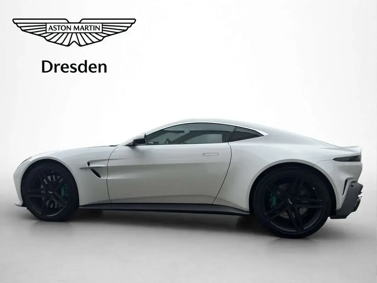 Gebraucht Aston Martin V8 665 PS (489 kW) 2026 Lunar white Coupé