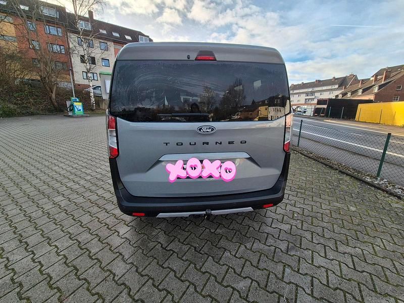 Gebraucht Ford Tourneo 125 PS (91 kW) 2024 Grau Kombi