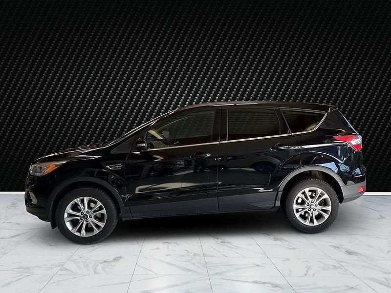Gebraucht Ford Kuga Titanium 150 PS (110 kW) 2018 Schwarz SUV
