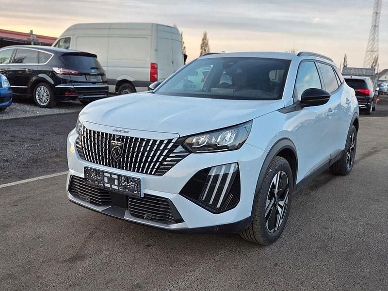 Weiß Gebraucht 2024 Peugeot 2008 Allure SUV | 17.999 € (Superpreis) - Bild 1/4