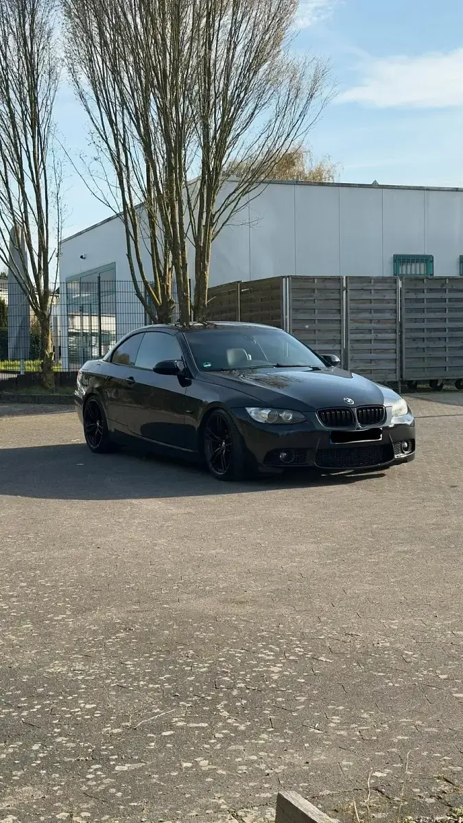 Gebraucht BMW 325 Cabriolet 197 PS (144 kW) 2009 Schwarz Cabrio