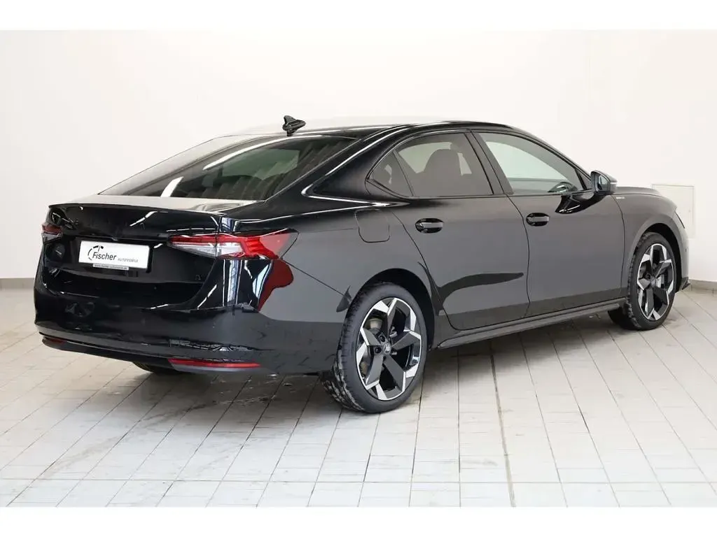 Neu Skoda Superb SportLine 204 PS (150 kW) 2026 Onyxschwarzmetallic Limousine