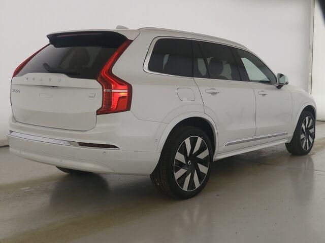 Gebraucht Volvo XC90 Plus 455 PS (334 kW) 2024 Crystal white / metallic SUV