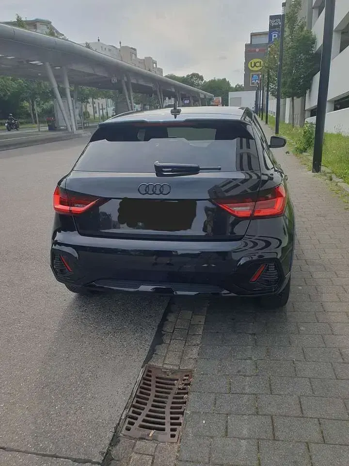 Gebraucht Audi A1 Ambiente 150 PS (110 kW) 2024 Schwarz SUV