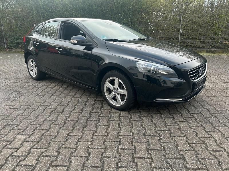 Gebraucht Volvo V40 You! 150 PS (110 kW) 2015 Schwarz Limousine