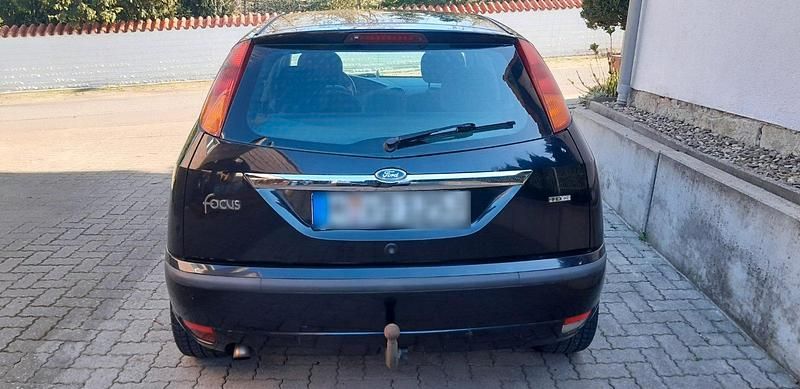 Usata Ford Focus 100 CV (73 kW) 2003 Nero Utilitaria