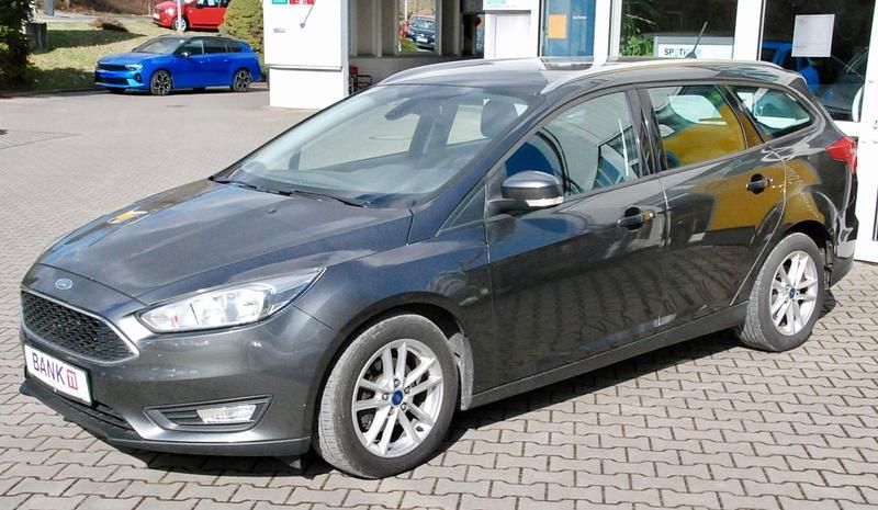 Gebraucht Ford Focus Business Edition 125 PS (91 kW) 2017 Grau Kombi