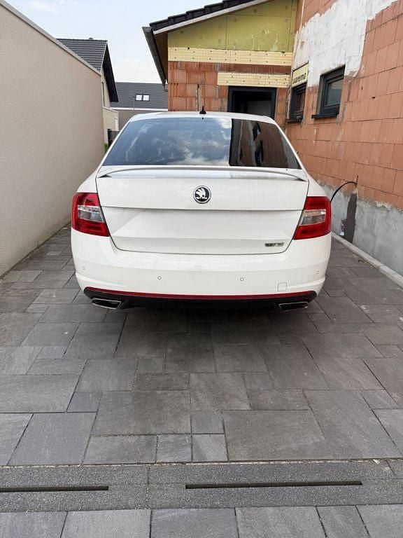 Gebraucht Skoda Octavia RS 220 PS (161 kW) 2015 Weiß Kleinwagen