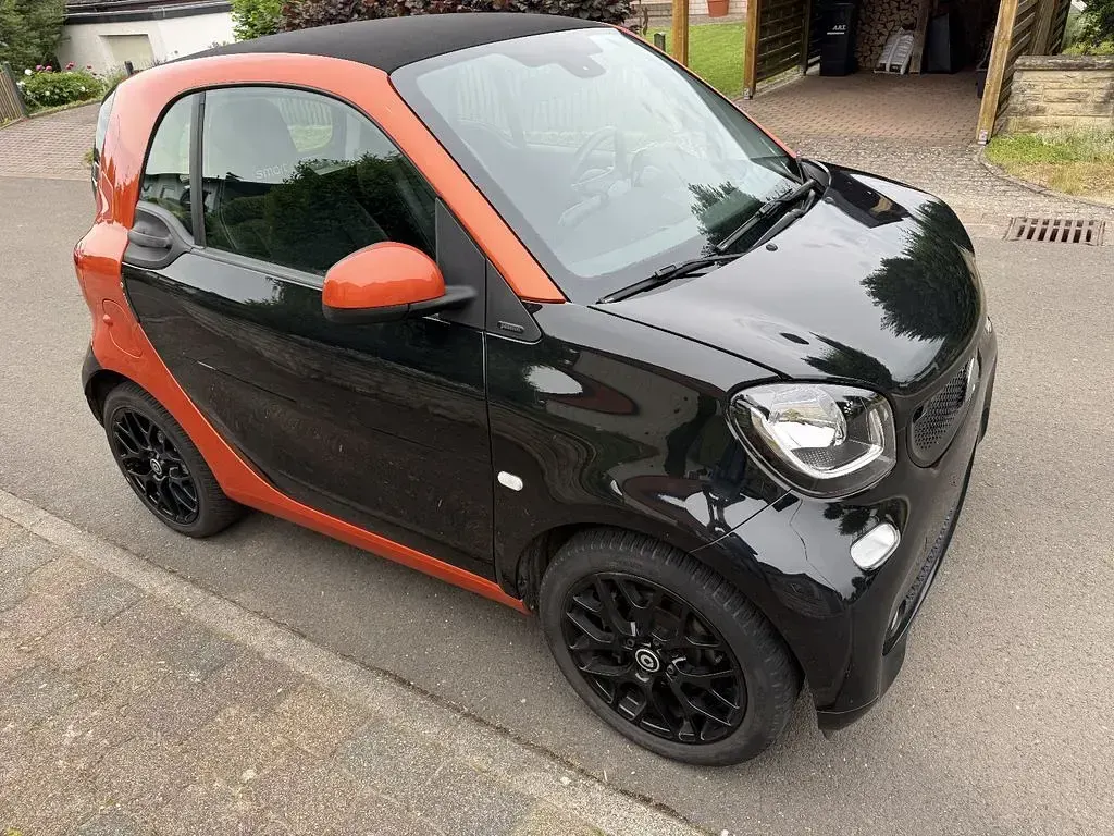 Gebraucht Smart ForTwo Coupé 90 PS (66 kW) 2018 Schwarz Coupé