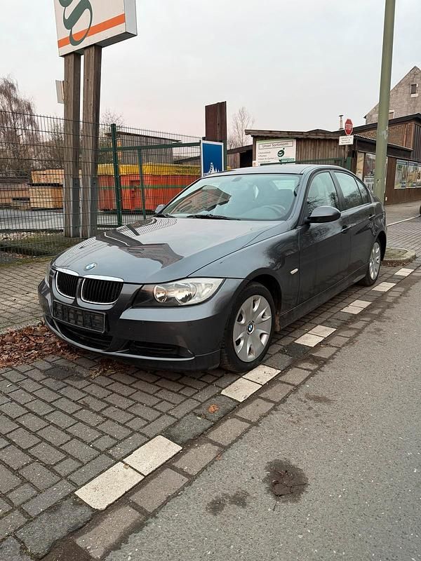 Grau Gebraucht 2006 BMW 320 Limousine | 1.800 € (Superpreis) - Bild 1/4