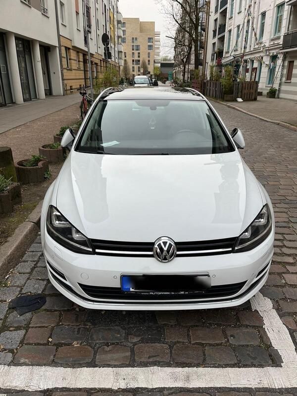 Weiß Gebraucht 2015 VW Golf VII Kleinwagen | 11.490 € (Guter Preis) - Bild 1/4