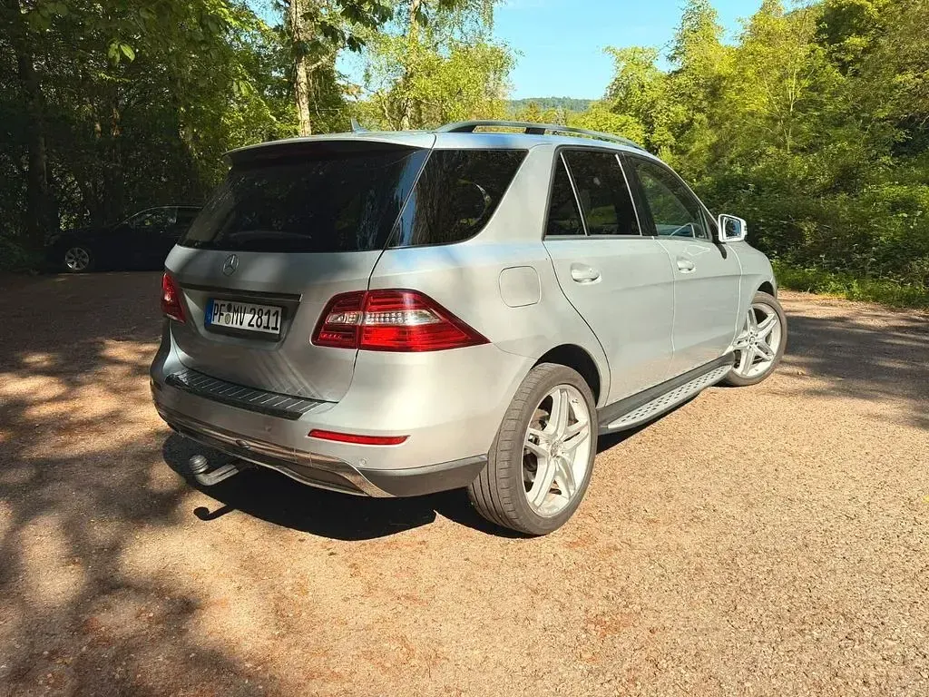 Gebraucht Mercedes ML350 258 PS (189 kW) 2013 Silber SUV