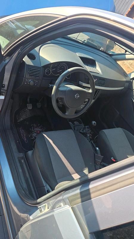 Gebraucht Opel Meriva 90 PS (66 kW) 2005 Silber Van / Kleinbus