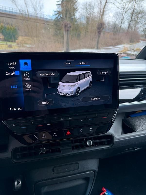 Gebraucht VW ID. Buzz Pro 150 kW (204 PS) 2023 Grün Van / Kleinbus