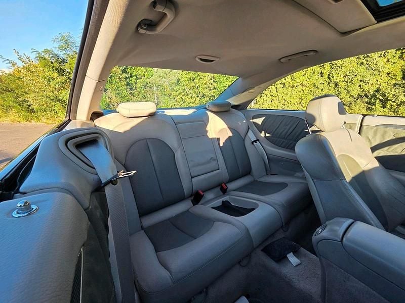 Gebraucht Mercedes CLK240 Avantgarde 170 PS (125 kW) 2004 Schwarz Coupé