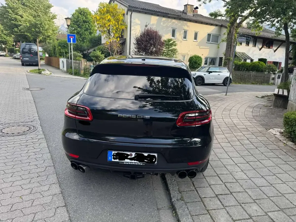 Gebraucht Porsche Macan 252 PS (185 kW) 2017 Schwarz SUV