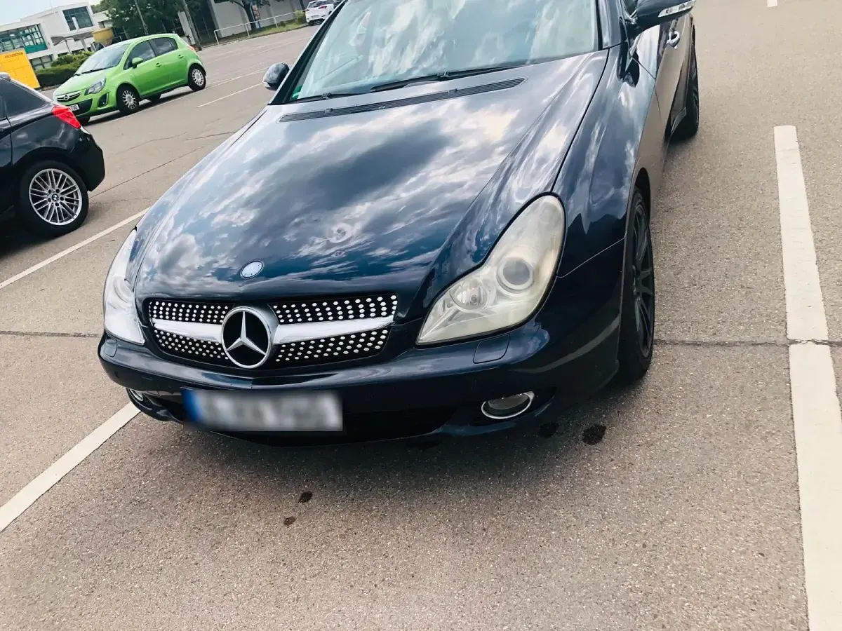 Gebraucht Mercedes CLS320 272 PS (200 kW) 2007 Violet Coupé