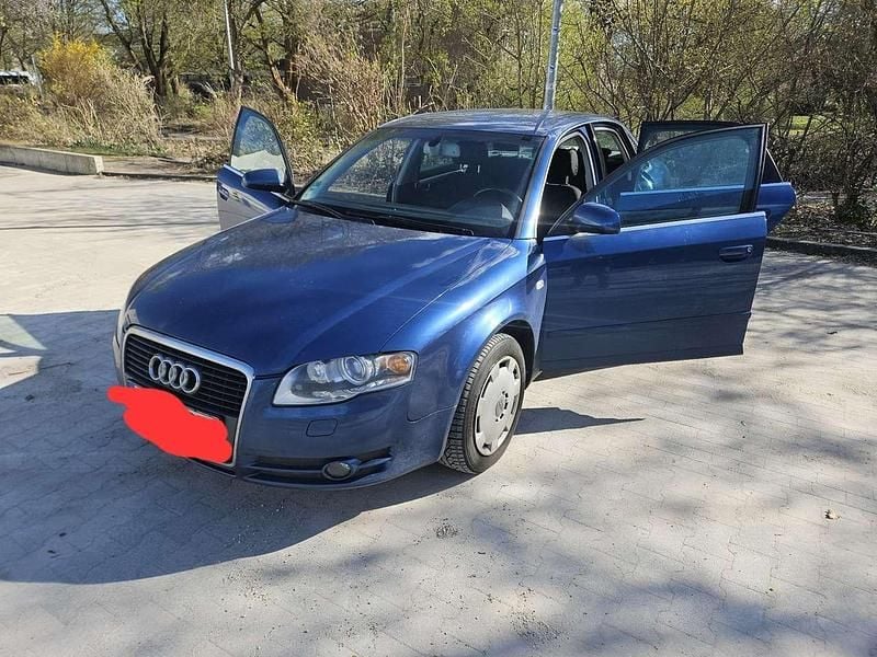 Second-hand Audi A4 140 CP (102 kW) 2005 Albastru Berlinǎ