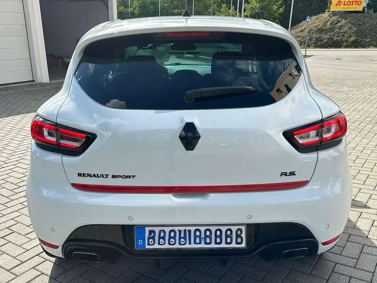 Gebraucht Renault Clio IV Trophy 220 PS (161 kW) 2017 Weiß Limousine