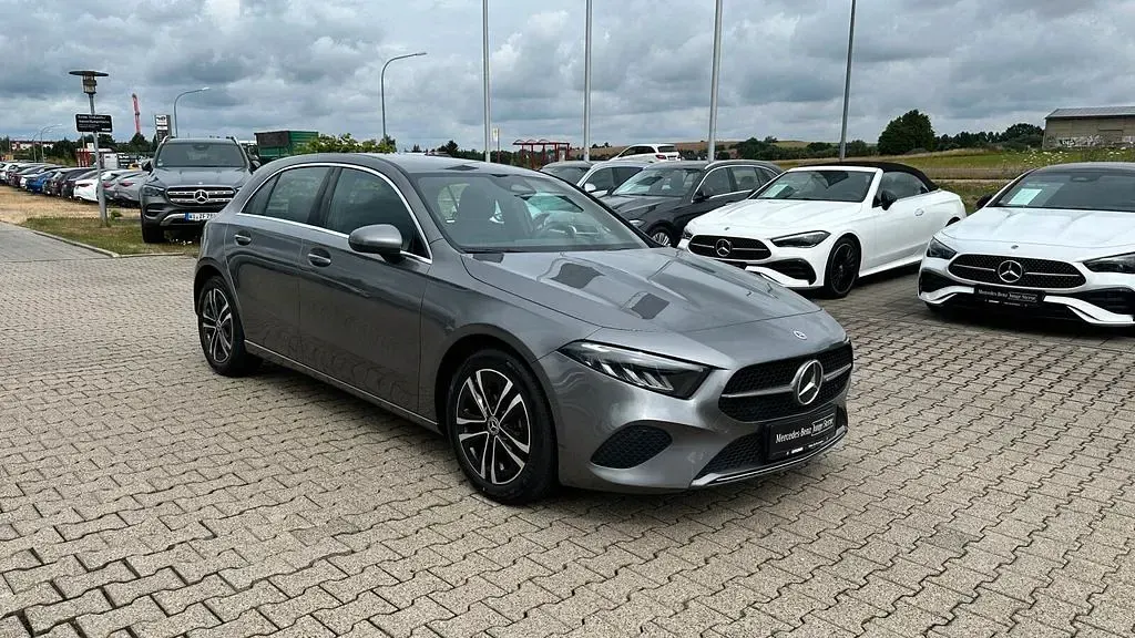 Gebraucht Mercedes A200 Progressive 150 PS (110 kW) 2025 Grau Limousine