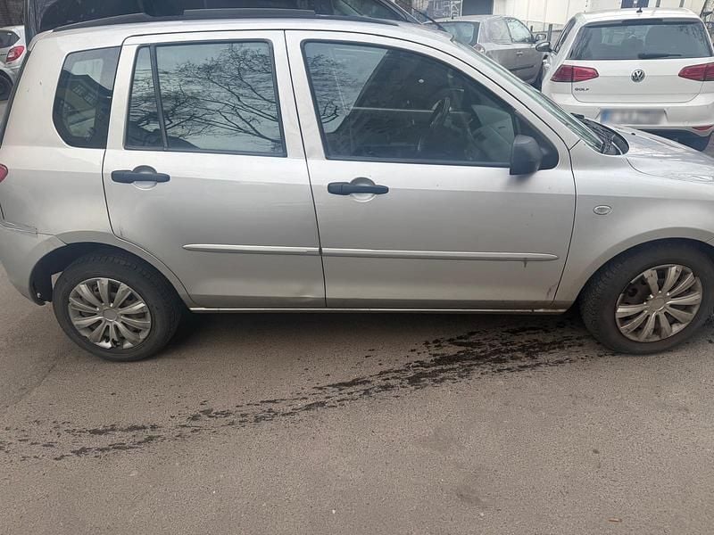 Gebraucht Mazda 2 75 PS (55 kW) 2004 Grau Kleinwagen