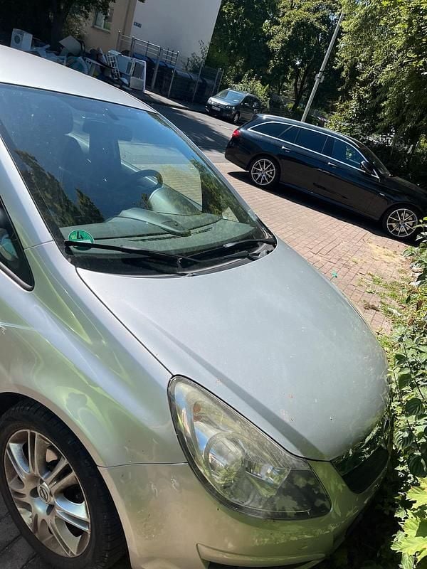 Grau Gebraucht 2009 Opel Corsa Kleinwagen | 4.000 € (Etwas zu teuer) - Bild 1/4