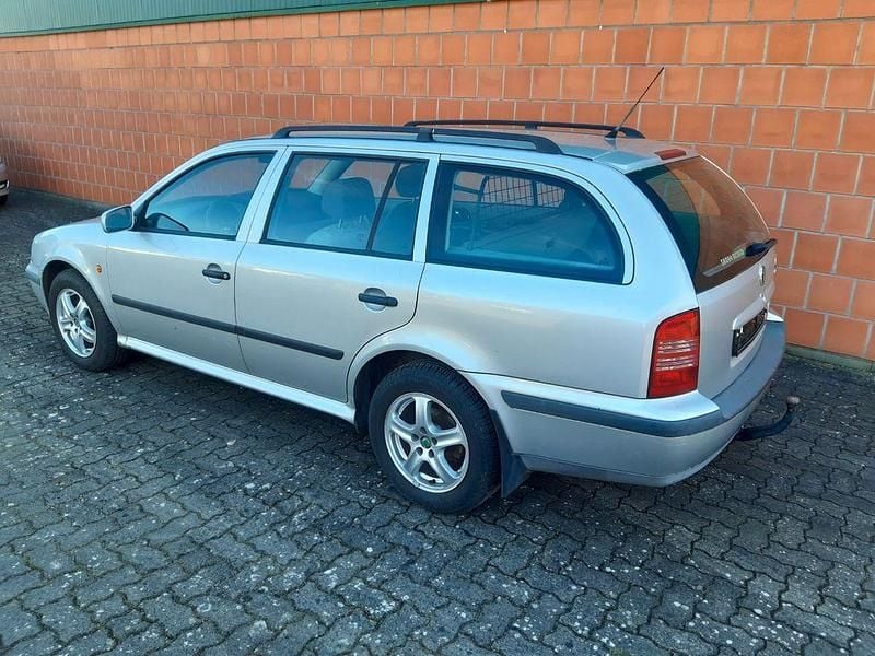 Gebraucht Skoda Octavia 110 PS (80 kW) 1999 Silber Limousine