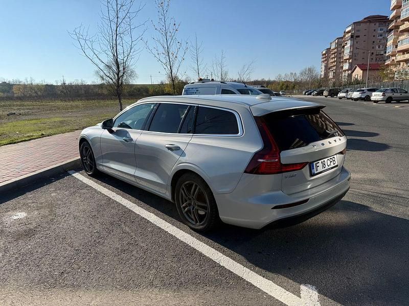 Gebraucht Volvo V60 Momentum 150 PS (110 kW) 2019 Grau Kombi