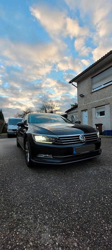 Gebraucht VW Passat Highline 150 PS (110 kW) 2015 Schwarz Kombi