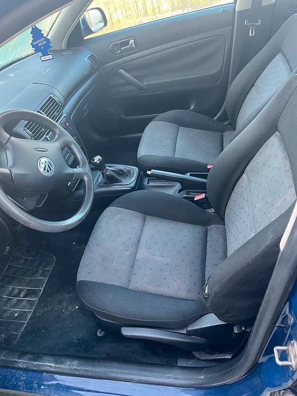 Gebraucht VW Passat 90 PS (66 kW) 2000 Blau Kombi