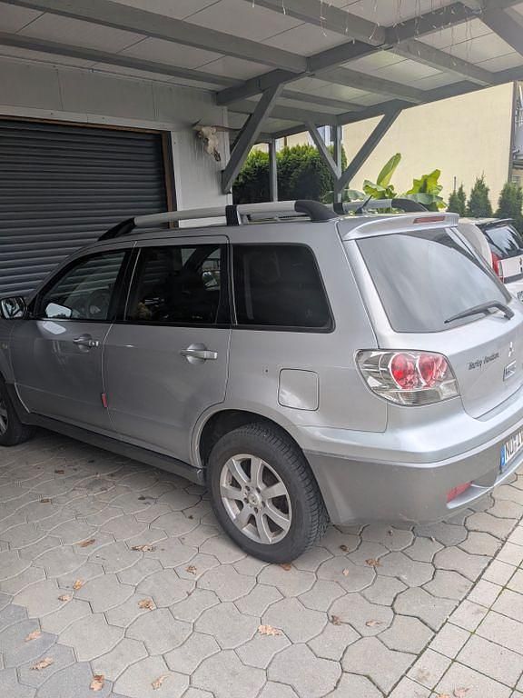 Silber Gebraucht 2005 Mitsubishi Outlander Invite SUV | 3.450 € (Fairer Preis) - Bild 1/4