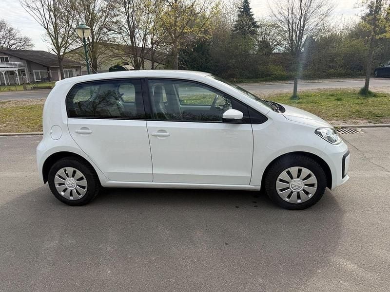 Second-hand VW up! 60 CP (44 kW) 2020 Alb Hatchback