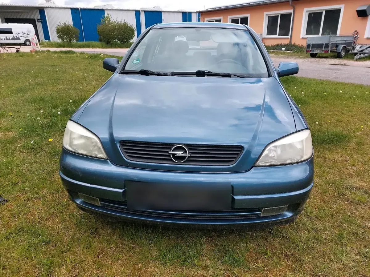 Usado Opel Astra 101 HP (74 kW) 1999 Azul Sedan