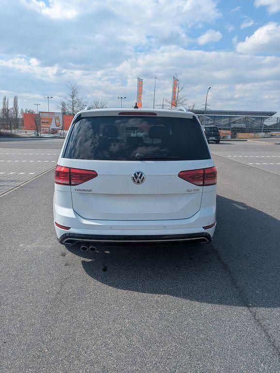 Gebraucht VW Touran Highline 150 PS (110 kW) 2017 Weiß Van / Kleinbus