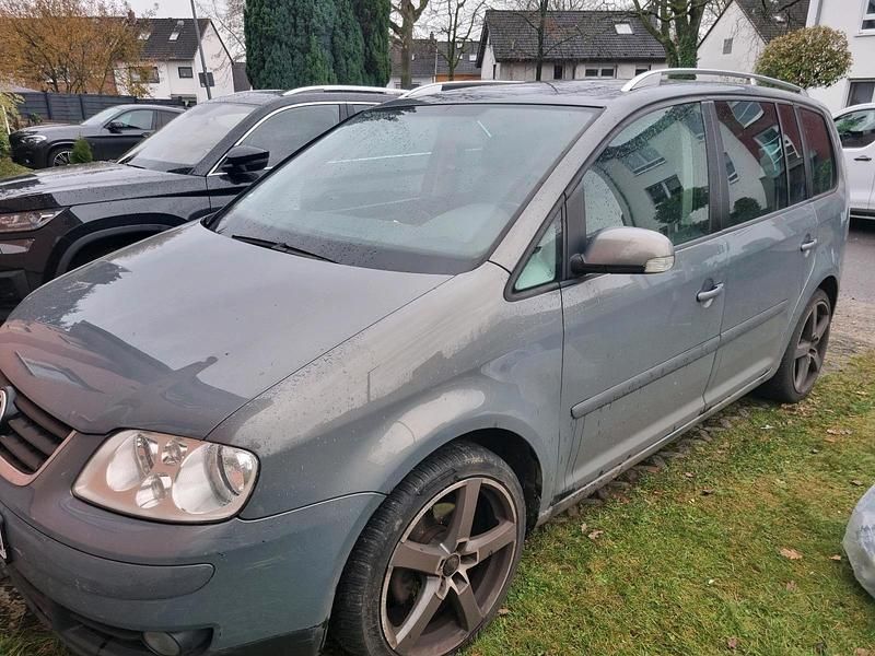 Grau Gebraucht 2007 VW Touran Van / Kleinbus | 1.600 € (Superpreis) - Bild 1/4